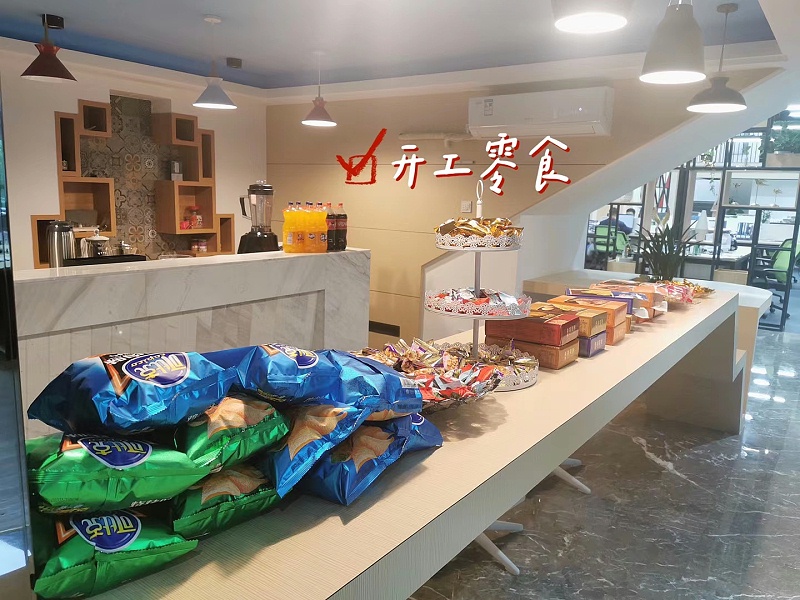 ����ͷ�ߣ������󼪣������������ǩ